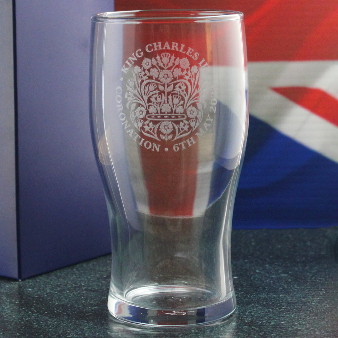 Engraved Commemorative Coronation of the King Pint Glass Image 4